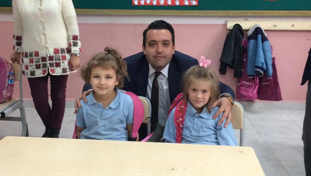 İlçe Millli Eğitim Müdürümüz Sn. Alpay ARI Tozaklı Köyü İlkokulu Minik Öğrencilerimiz ve Değerli Öğretmenlerimizle Birlikteydi.