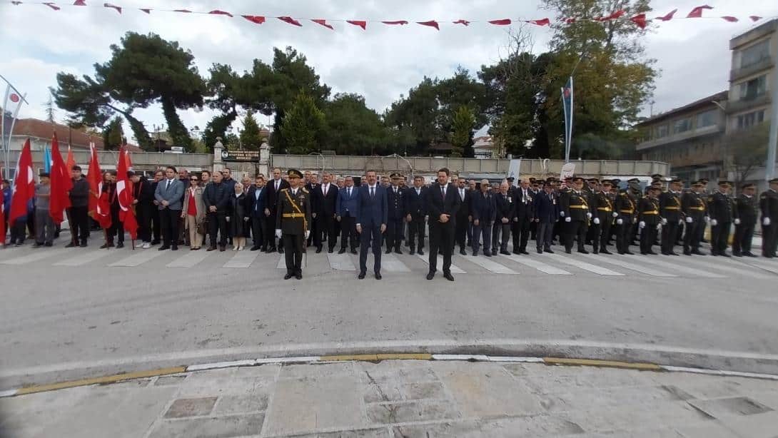 29 EKİM CUMHURİYET BAYRAMI'NIN 102. YIL DÖNÜMÜ ÇELENK SUNMA TÖRENİ